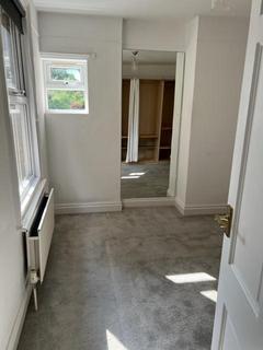 1 bedroom flat to rent, Green Lane, Hersham, Walton on Thames, KT12 5HD