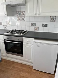 1 bedroom flat to rent, Green Lane, Hersham, Walton on Thames, KT12 5HD