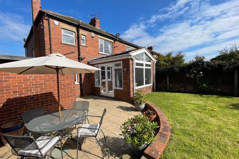 3 bedroom semi-detached house to rent - The Broadway, Tynemouth  *  HOLIDAY HOME *