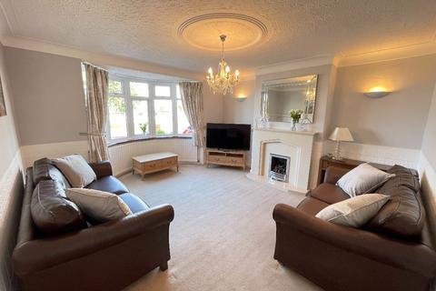 3 bedroom semi-detached house to rent, The Broadway, Tynemouth  *  HOLIDAY HOME *