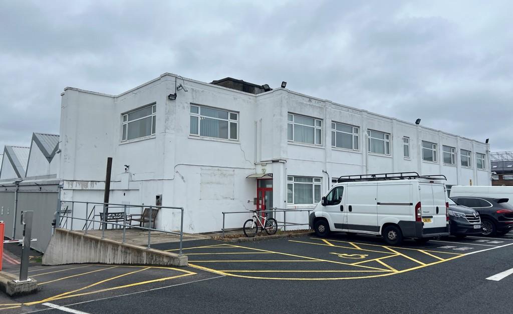 8 Lombard Road, London SW19 Office to rent £5,999 pcm (£1,384 pw)