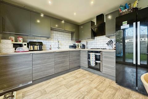 4 Aspen Close, Willerby, Hull, HU10 6FR