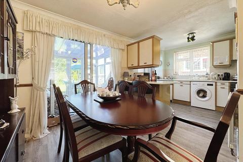 38 Highfield Close, Sutton On Hull, Hull, HU7 4UA