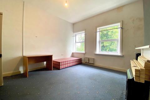 2 bedroom end of terrace house for sale, Fartown Green Road, Huddersfield
