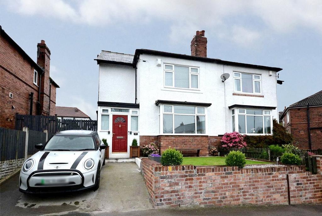Lincroft Crescent, Leeds, West Yorkshire 3 bed semidetached house for