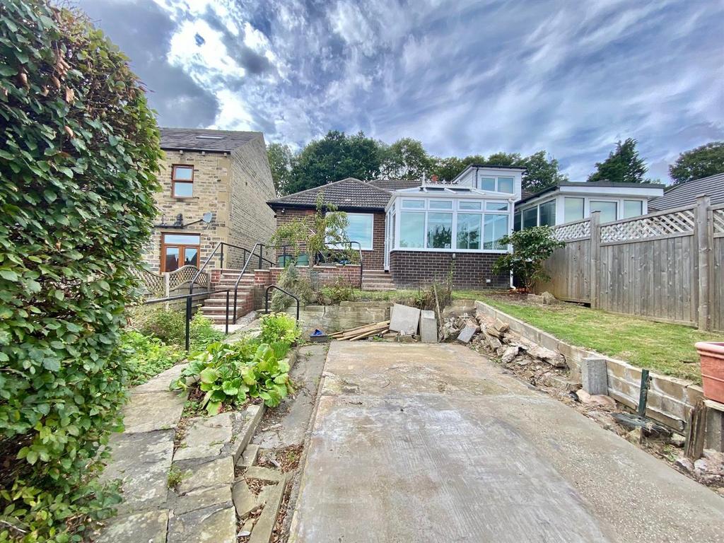Luck Lane, Marsh, Huddersfield 2 bed semidetached bungalow for sale
