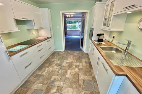 2 bedroom semi-detached bungalow for sale - Luck Lane, Marsh, Huddersfield