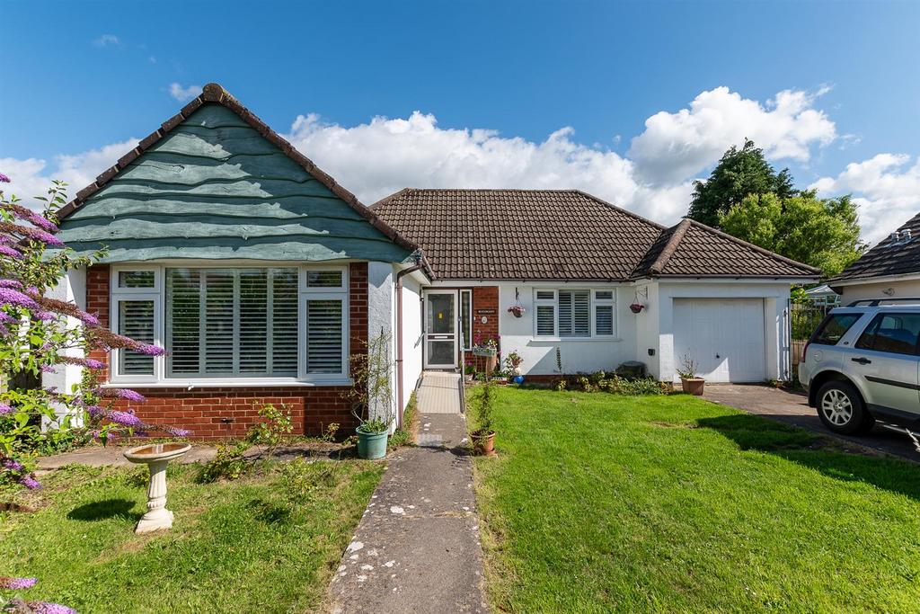 Roundmoor Close, Saltford, Bristol 2 bed detached bungalow for sale £