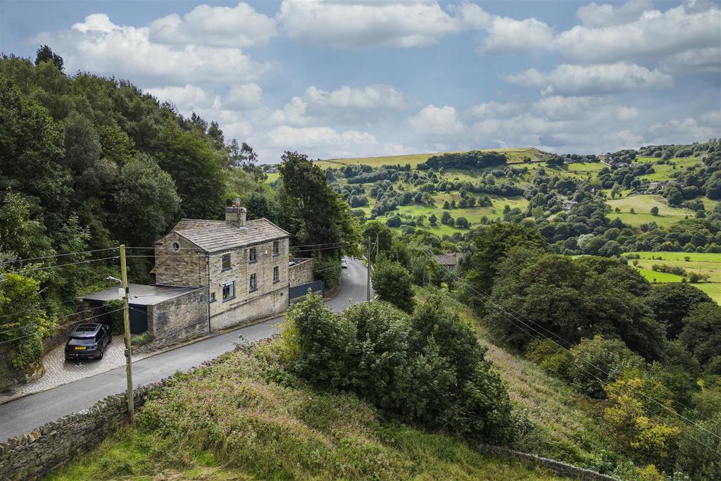 Brow Lane, Shibden, Halifax 5 bed detached house £630,000