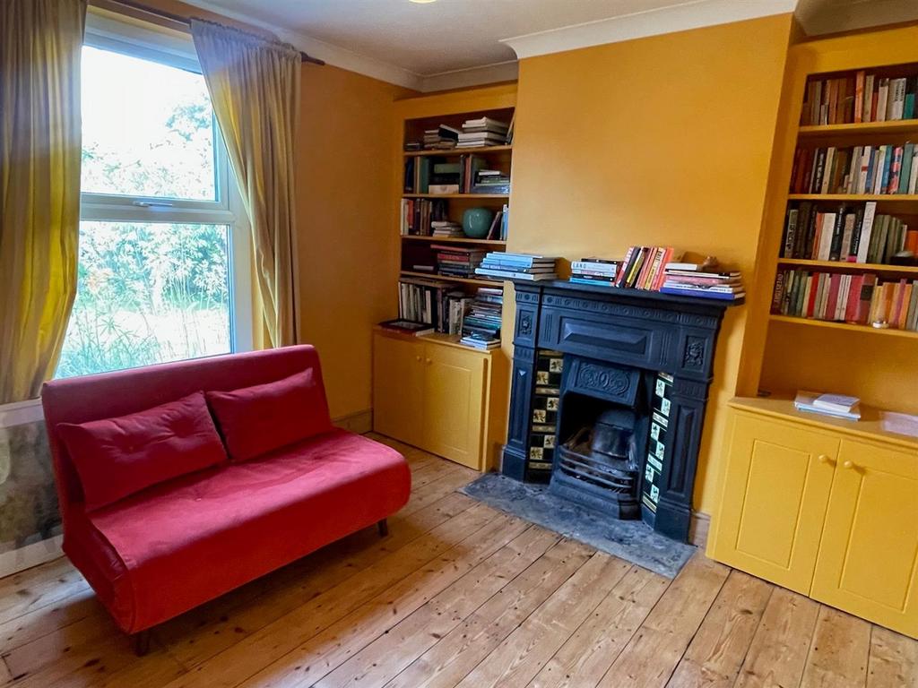 Living Room.jpg