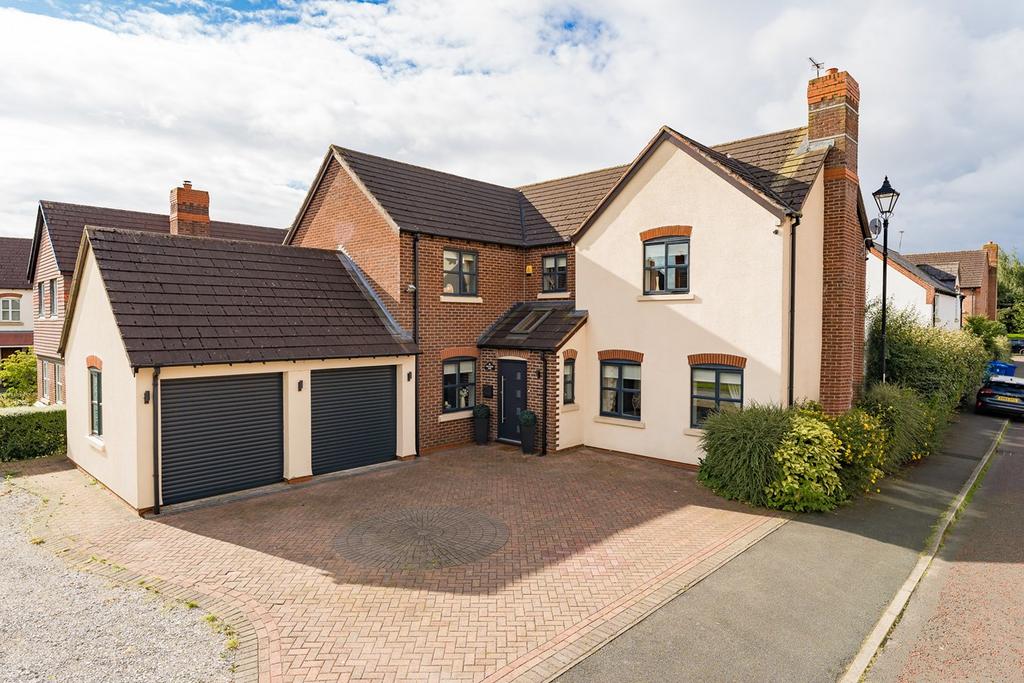 Norlands Park, Widnes WA8 5 bed detached house £600,000