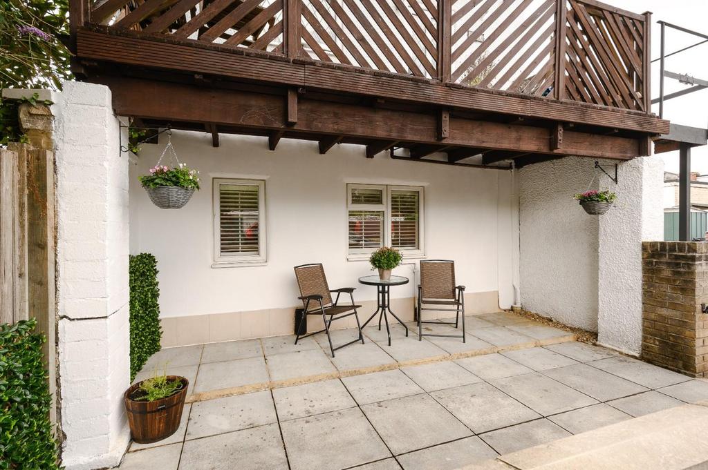 63b Chertsey Road-16.jpg