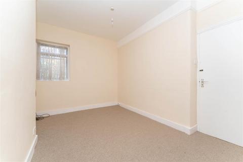 4 Chamberlain Road, London, W13 9EW