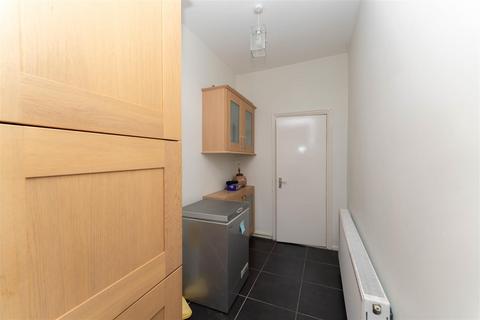 4 Chamberlain Road, London, W13 9EW