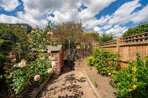4 Chamberlain Road, London, W13 9EW