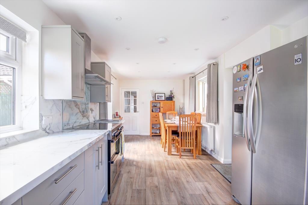 Kitchen 3.jpg