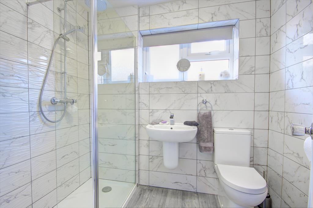 Shower Room.jpg