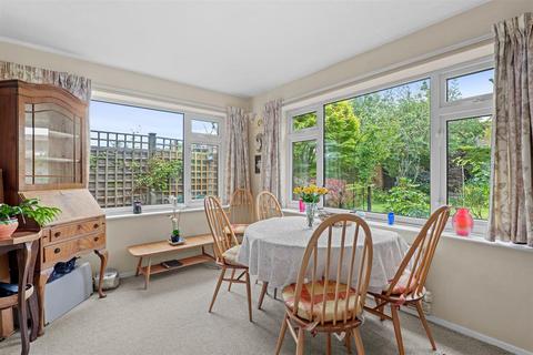 15 Berryfield Road, Evesham, WR11 2QD