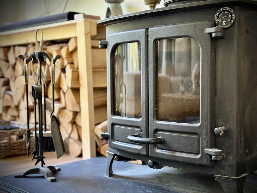 Log Burner.jpg