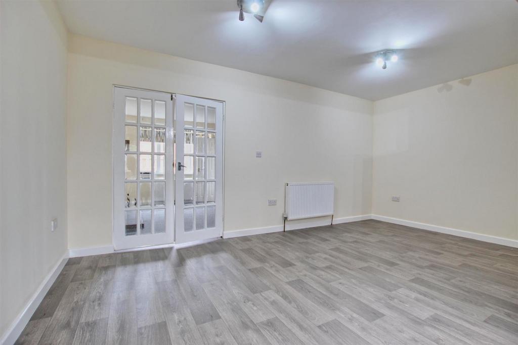 Day/dining room