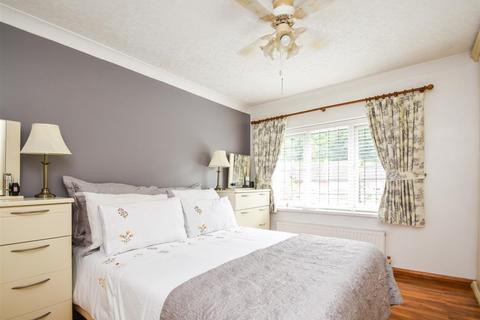 23 Chequers Avenue, Wombourne, Wolverhampton, WV5 9BE