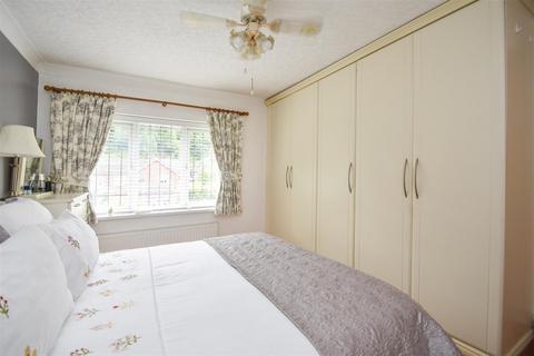 23 Chequers Avenue, Wombourne, Wolverhampton, WV5 9BE