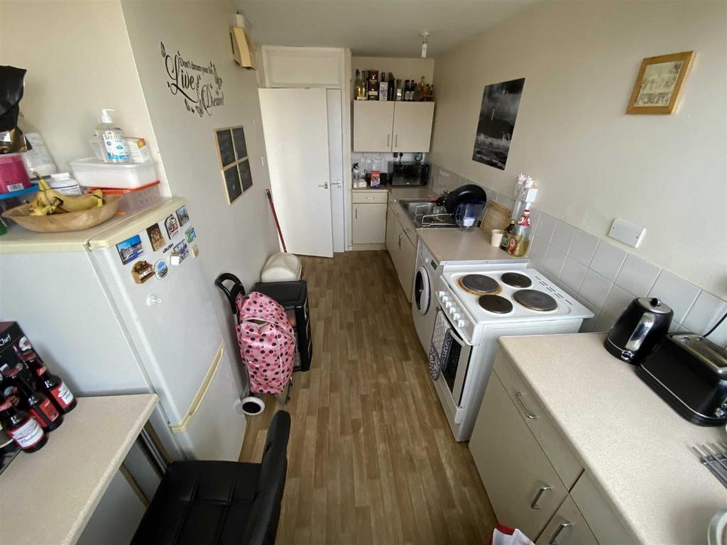 Kitchen 1.jpg