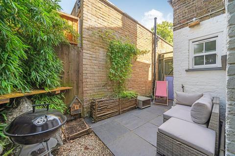 Flat B, 119 Railton Road, London, SE24 0LR