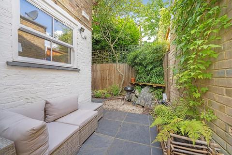 Flat B, 119 Railton Road, London, SE24 0LR