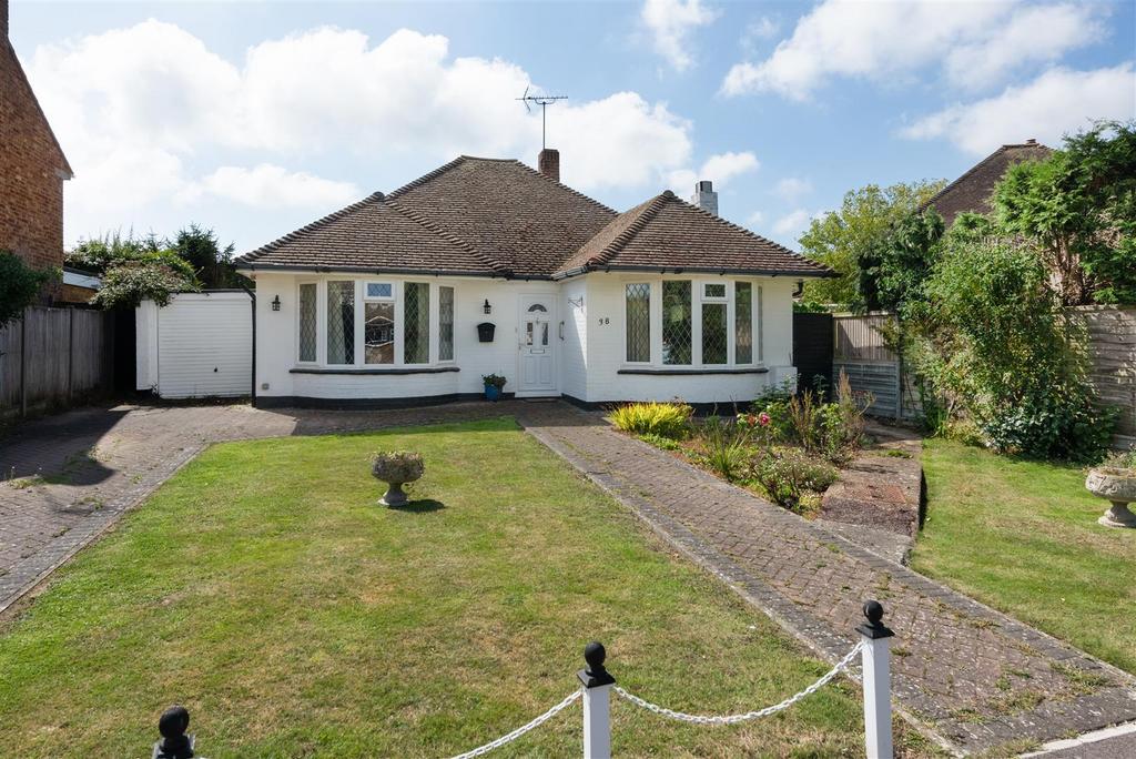Cherry Orchard, Chestfield, Whitstable 2 bed detached bungalow for sale £465,000