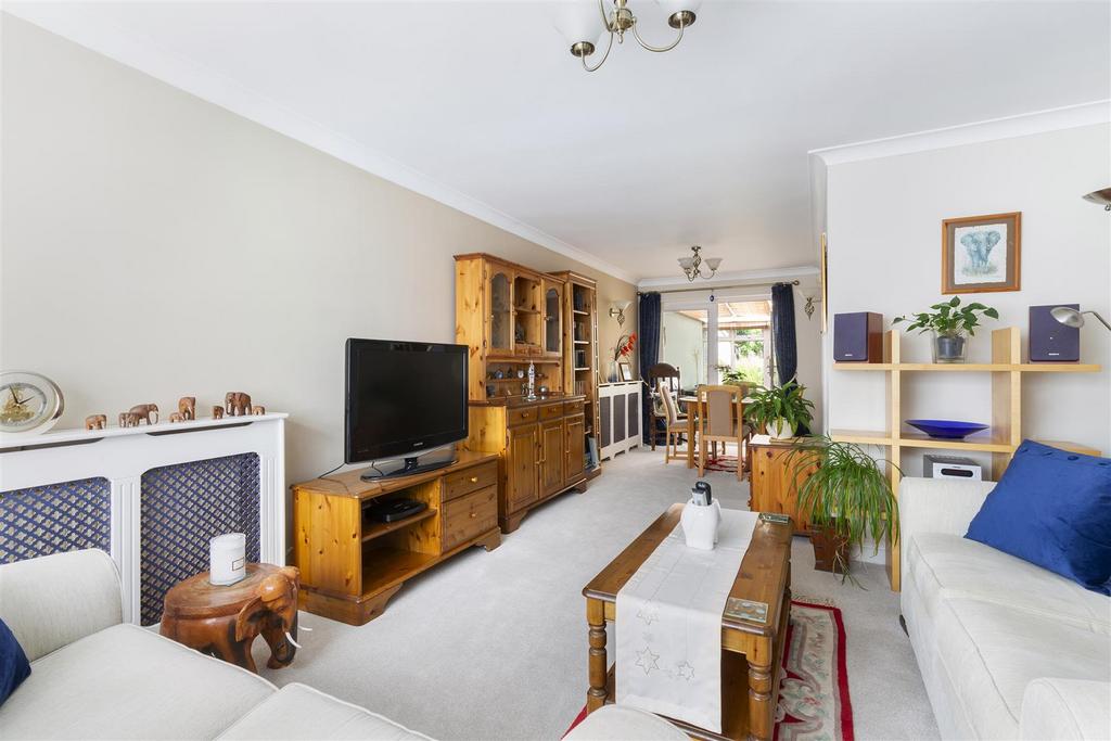 High Beeches, Banstead 3 bed detached house for sale £600,000