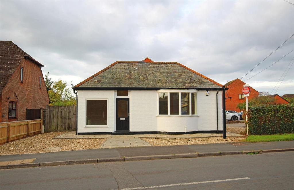 Station Road, Sway, Lymington Property £1,250 pcm (£288 pw)