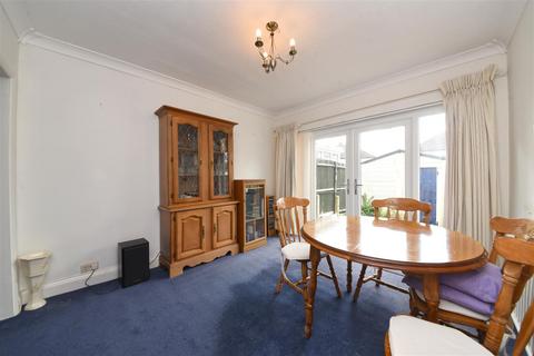 51 Devonshire Road, London, NW7 1NE