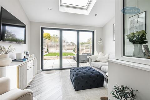 60 Uppergate Road, Stannington, Sheffield, S6 6BY