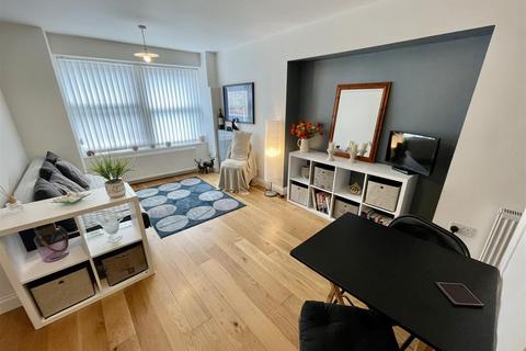 2 bedroom flat for sale - 47 High Street, Strathmiglo