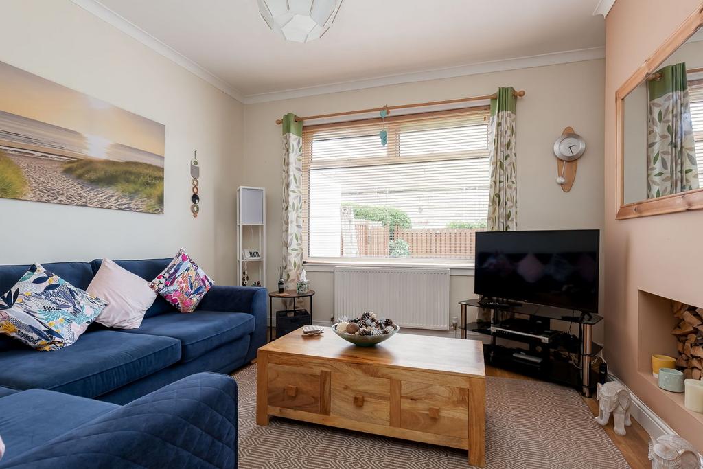 Crewe Road North, Crewe, Edinburgh, EH5 3 bed semidetached house for