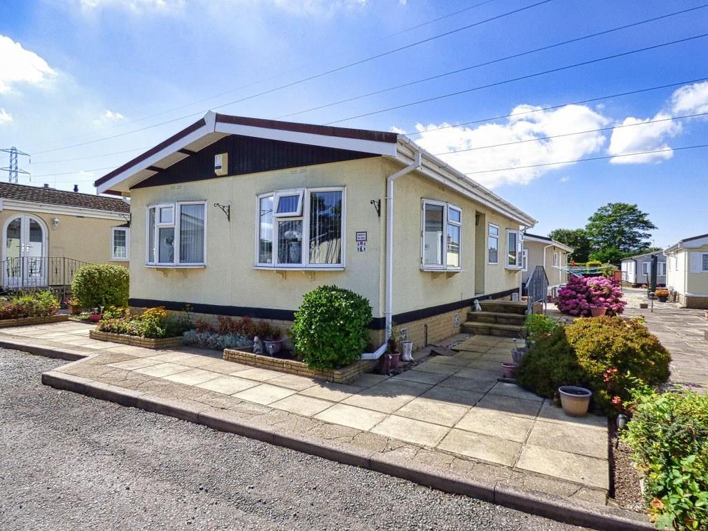 Bentley Drive, Blackpool FY4 2 bed park home for sale £110,000
