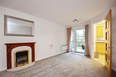 1 bedroom apartment for sale, Cherrett Court, Ferndown, Dorset