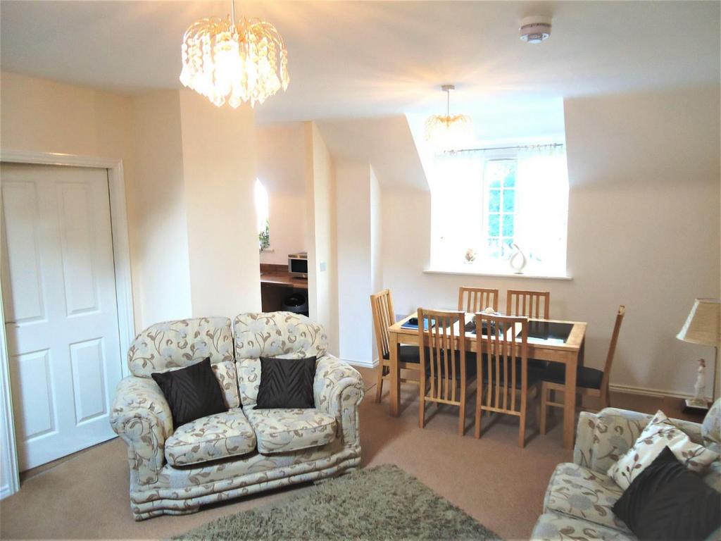 02 - Living Room.jpg