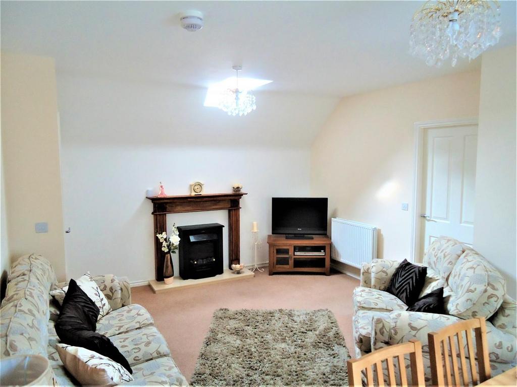 03 - Living Room.jpg