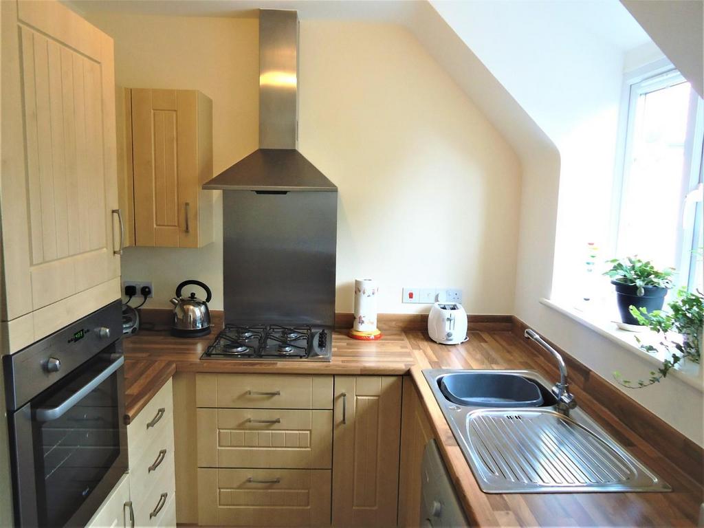 04 - Kitchen.jpg