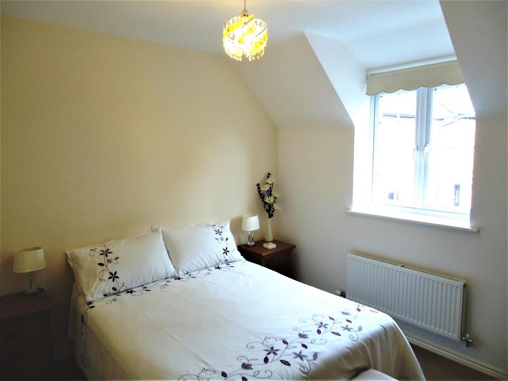 05 - Bedroom 1.jpg