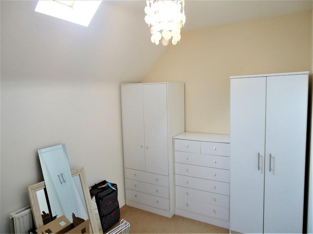 06 - Bedroom 2.jpg