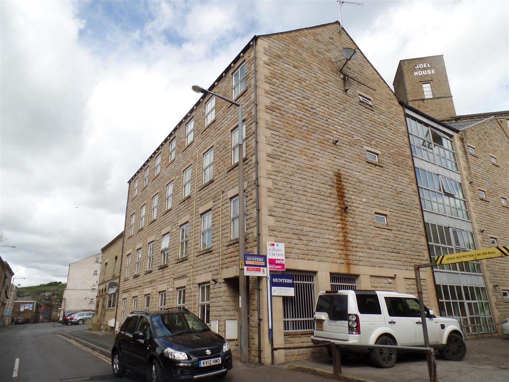 Hollins Mill Lane, Sowerby Bridge 1 bed apartment £525 pcm (£121 pw)