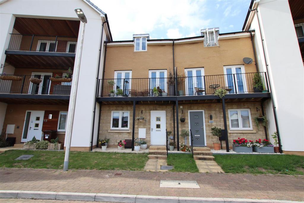 Admiral Way, Exeter 4 bed terraced house £435,000