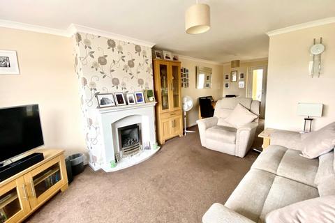 3 bedroom townhouse for sale, Lower Hall Close, Liversedge, WF15