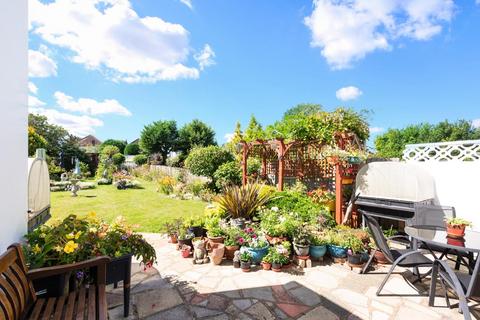20 Rutherwyke Close, Epsom, KT17 2NB