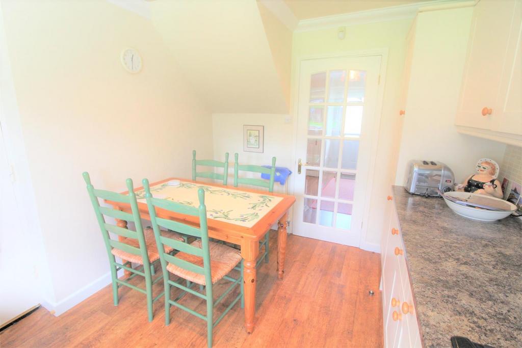Fitted kitchen