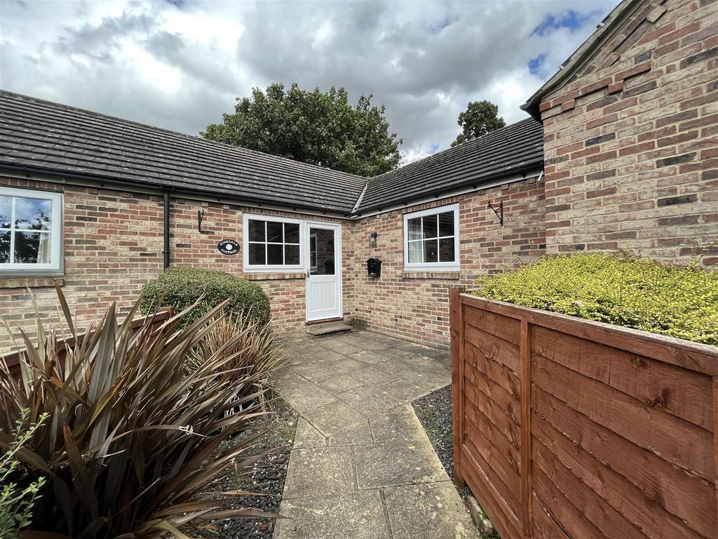 Thirkleby Park, Thirkleby, Thirsk 3 bed bungalow £875 pcm (£202 pw)