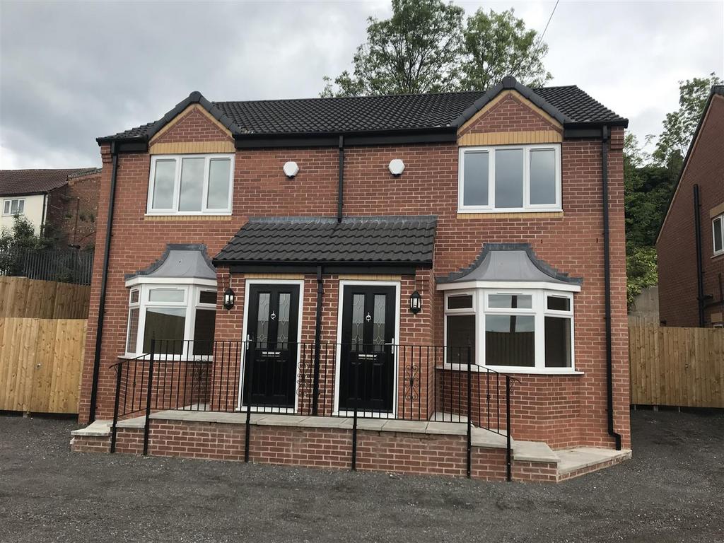 Carr Hill Court, Doncaster 3 bed semidetached house £775 pcm (£179 pw)